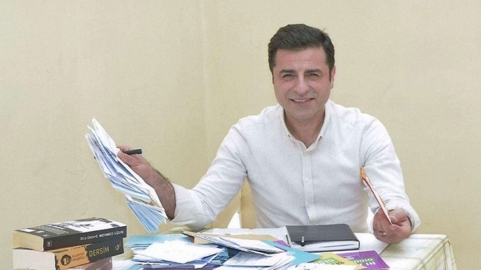 Demirtaş: Her yerde yüksek sesle erken seçim isteyin, örgütlenin ve umutlu olun
